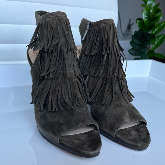 Vince Camuto Women's Jadon Fringe Peep Toe Ankle Booties in Olive Green 10 - Picture 5 of 16